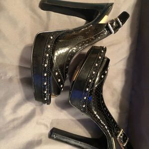 NWOT Gianni Bini Studded Heals